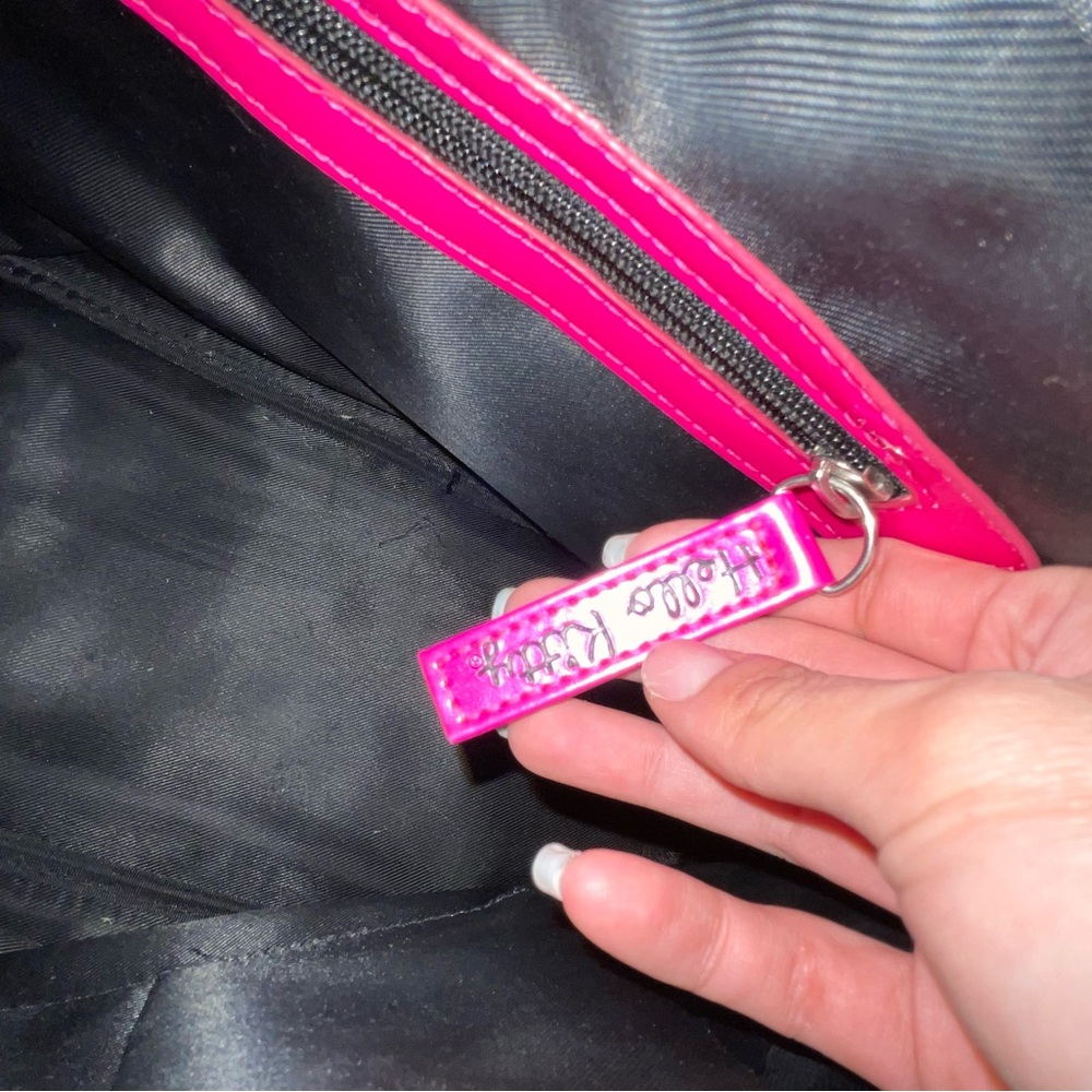 Hello Kitty x Loungefly Y2K Pink Patent Bag – Cute & Spacious - Picture 7 of 8